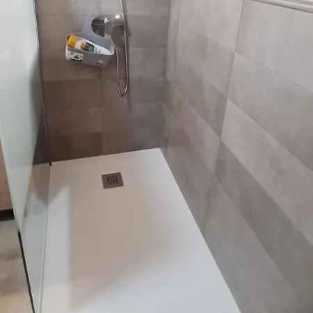 アパート Apart. Sarabia